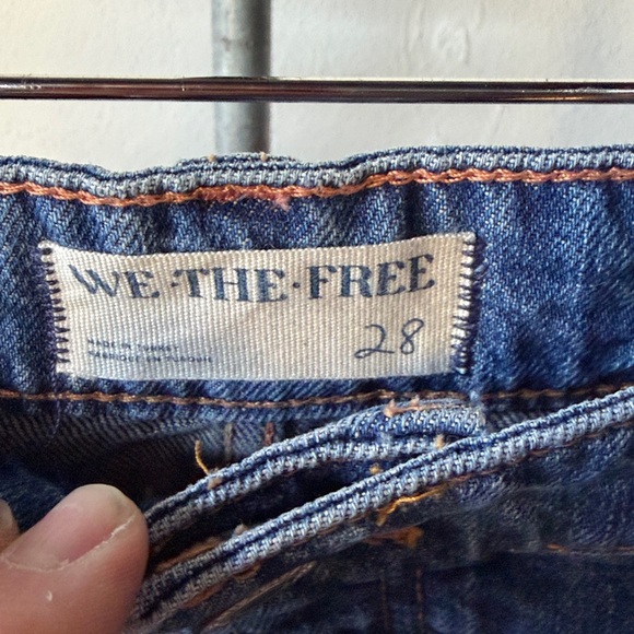 We The Free Button Fly Jean Shorts Size 28 - Picture 2 of 4